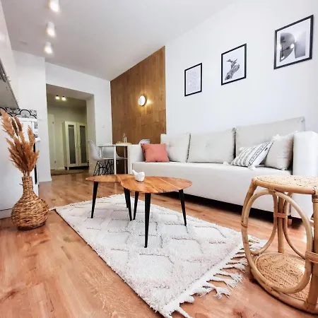 Kwietniewskiego Studio 1 With Sofa Bed Apartment *